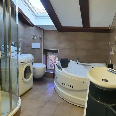 Apartment 3 Bedroom Mozart