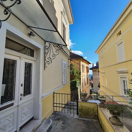 3 Bedroom Mozart Apartment *